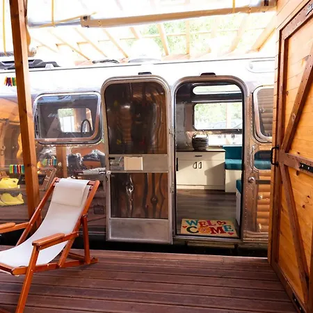 キャンプ場 Luxury Vintage Airstream Rv/caravan Retro Charm Meets Comfort キテン