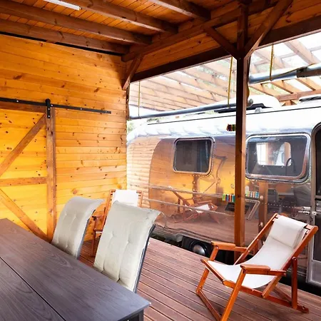 Luxury Vintage Airstream Rv/caravan Retro Charm Meets Comfort キテン