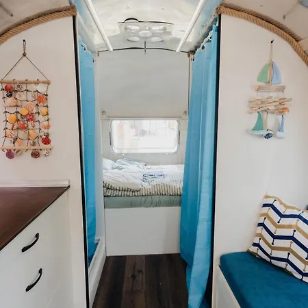 Camping Luxury Vintage Airstream Rv/caravan Retro Charm Meets Comfort Kiten (Burgas)