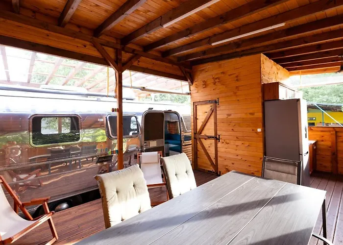 Къмпинг Luxury Vintage Airstream Rv/caravan Retro Charm Meets Comfort Китен