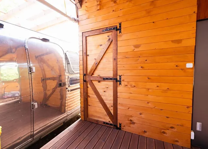 Luxury Vintage Airstream Rv/caravan Retro Charm Meets Comfort * Китен