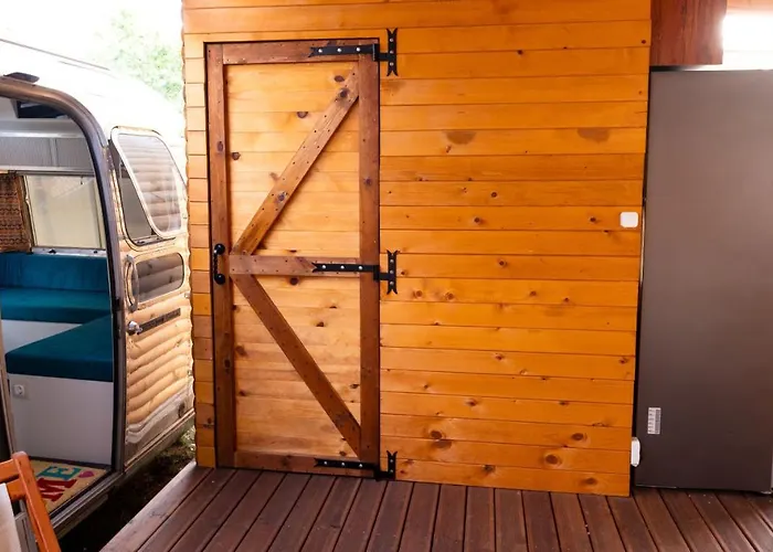 Luxury Vintage Airstream Rv/caravan Retro Charm Meets Comfort Китен